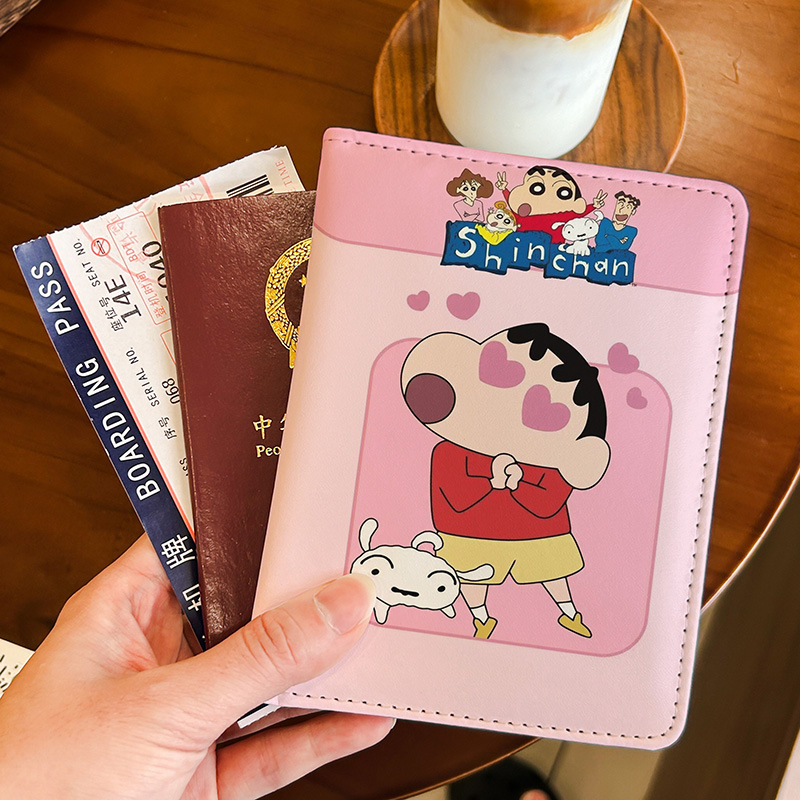 Travel Accessories For Japan Trip - Urocza okładka na paszport Shin Chan,