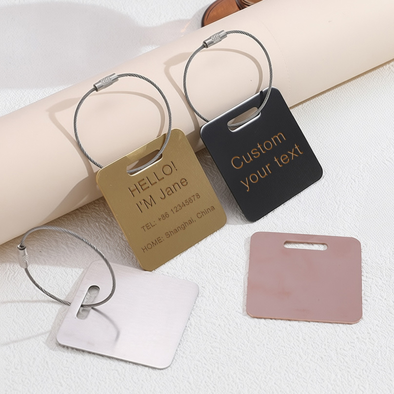 Personalizowane zawieszki na b – It Travel Accessories recenzja i cena