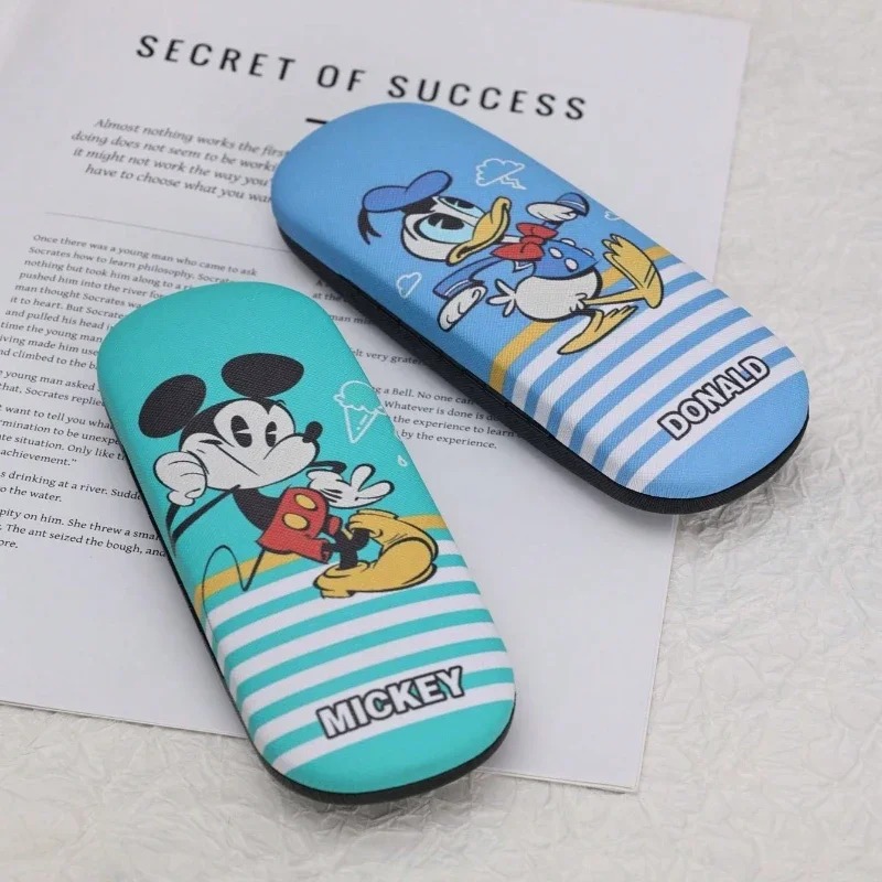 Etui na okulary Disney Mickey  – Travel Accessories Disney recenzja i cena